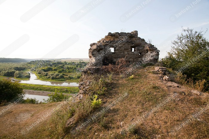 Ukraine, Украина. Тернопольская область. Замок в селе Окопы. Башня Пулаского