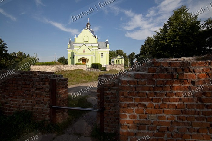Украина, Львовская область, Свирж. Церковь