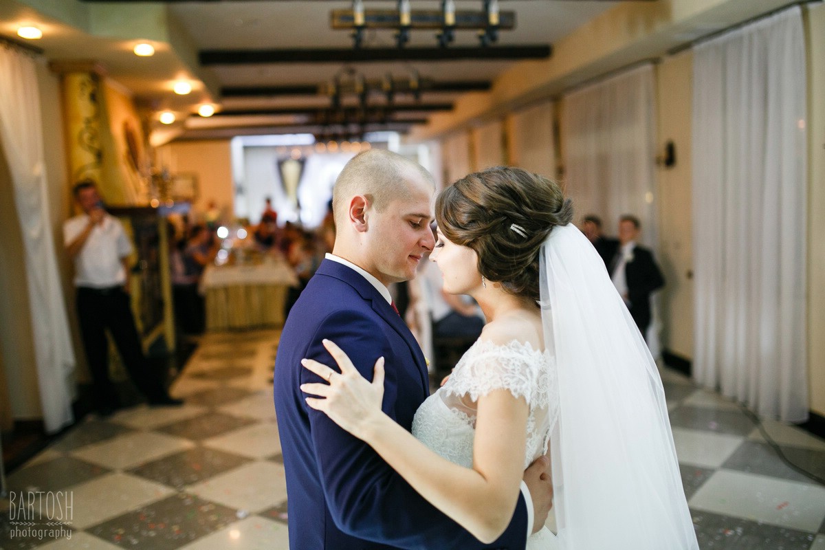 Свадебные фотографии Виктории и Николая в Киеве. Фотограф на свадьбу