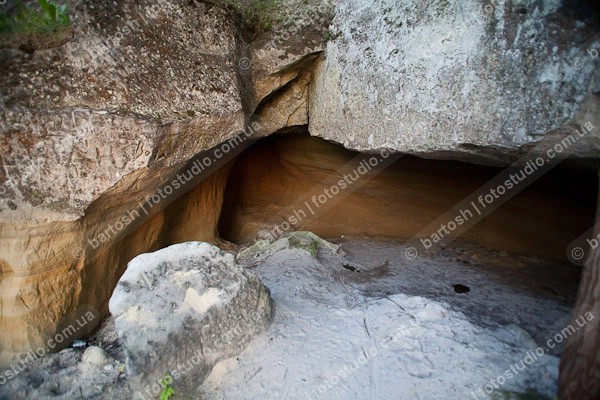 Украина, Львовская область, Подкамень. Пещера