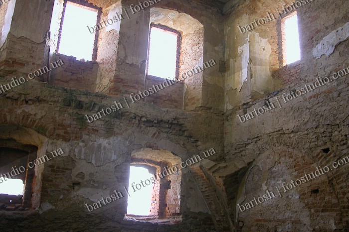 Остатки замка Острожских, Староконстантинов, Хмельницкая область, Украина
