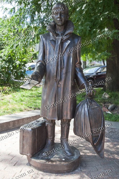 Украина, Житомир. Памятник почтальону